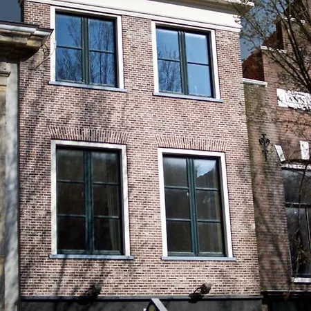 Apartment Orange Delight Delft