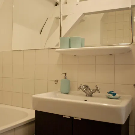 Orange Delight Apartment Delft