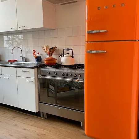 Apartment Orange Delight Delft